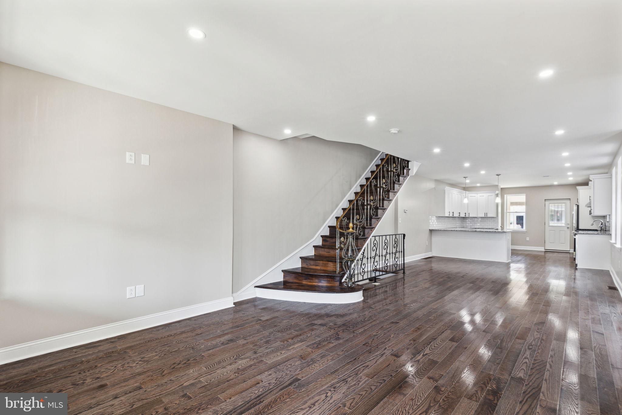 GIRARD ESTATES - Residential