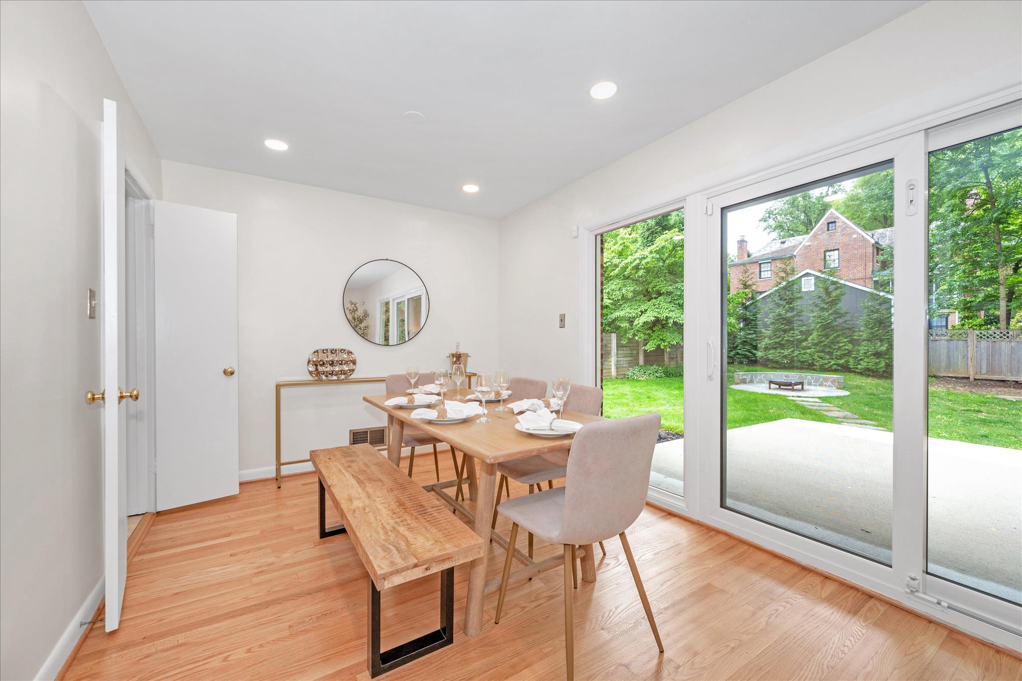 GREENWICH FOREST - Residential