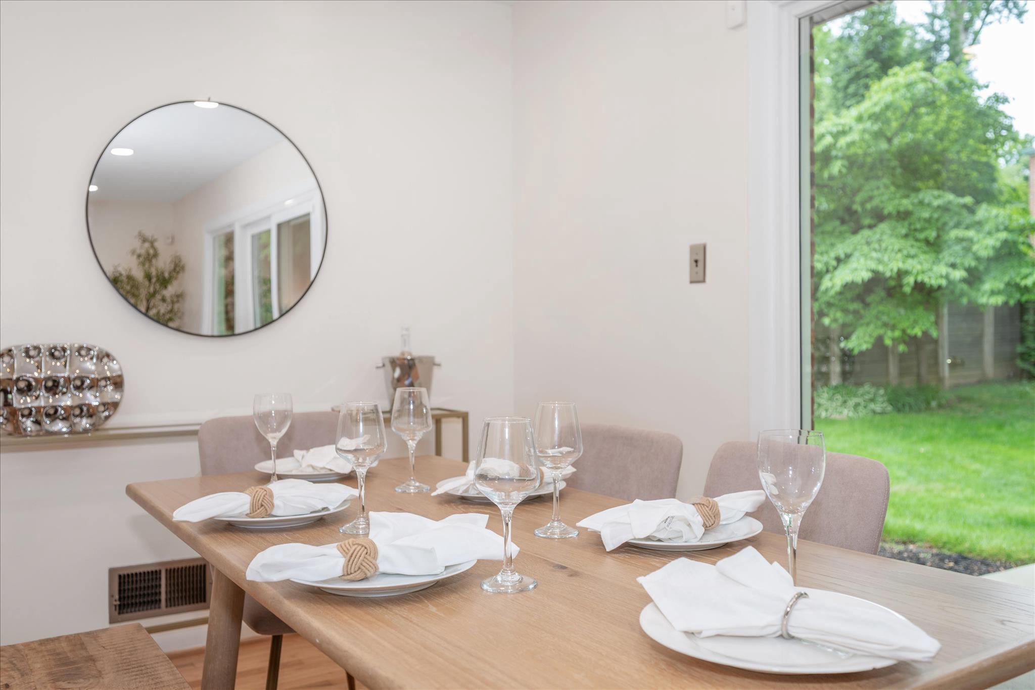 GREENWICH FOREST - Residential