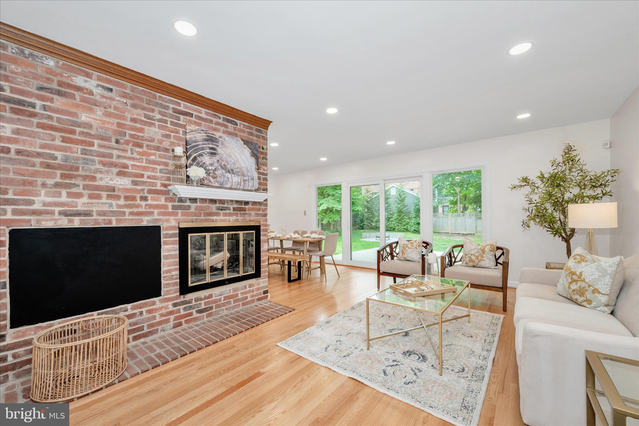 GREENWICH FOREST - Residential