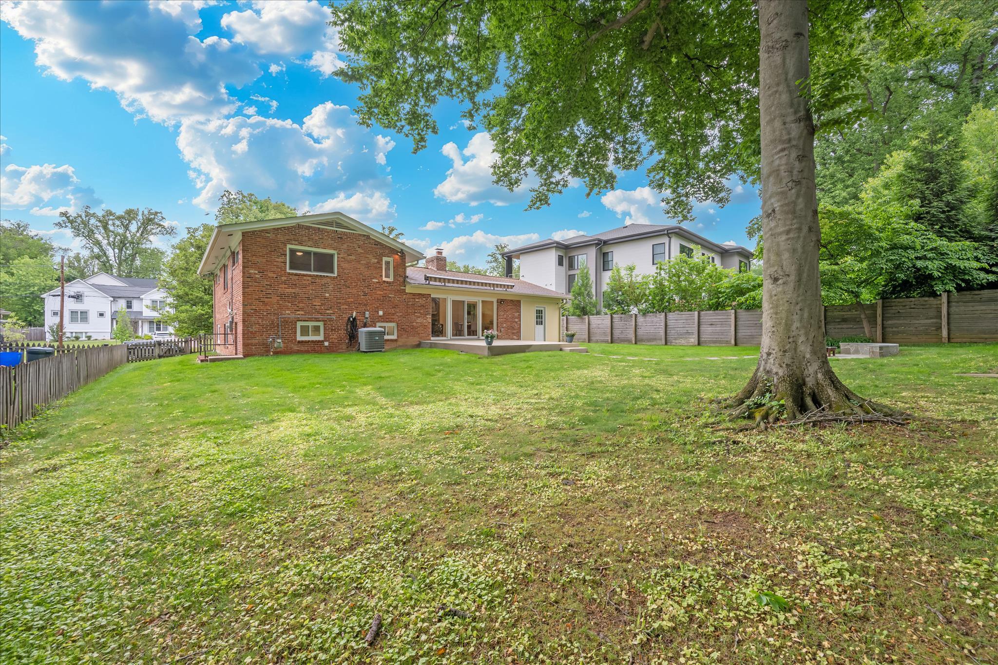 GREENWICH FOREST - Residential