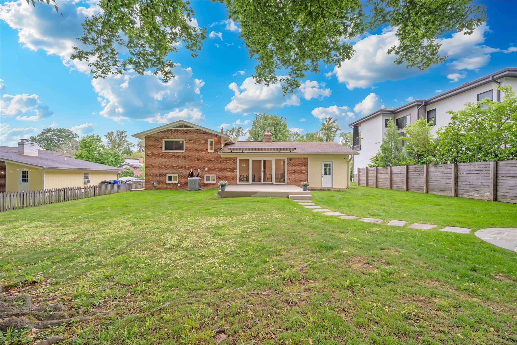 GREENWICH FOREST - Residential