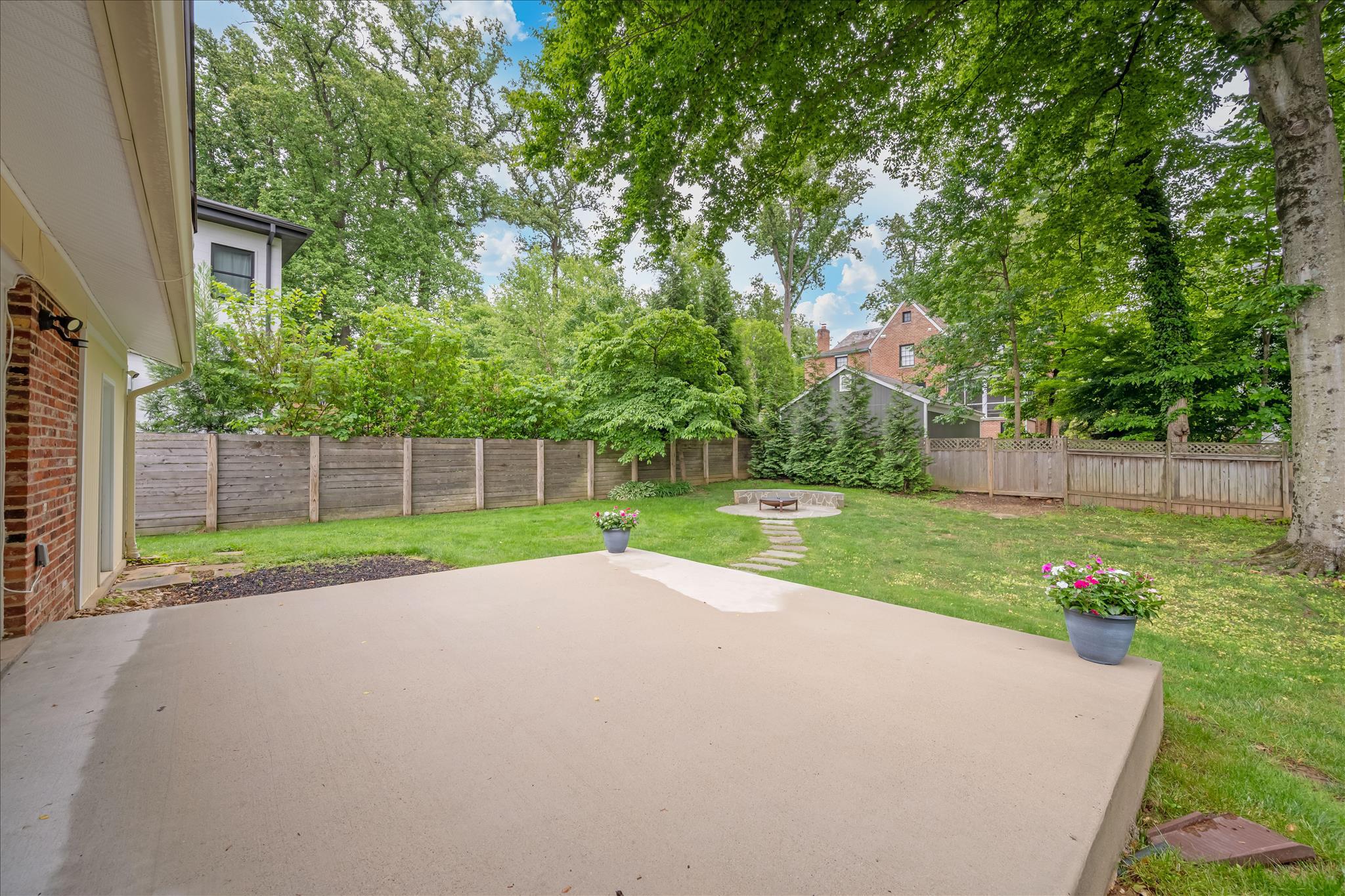 GREENWICH FOREST - Residential