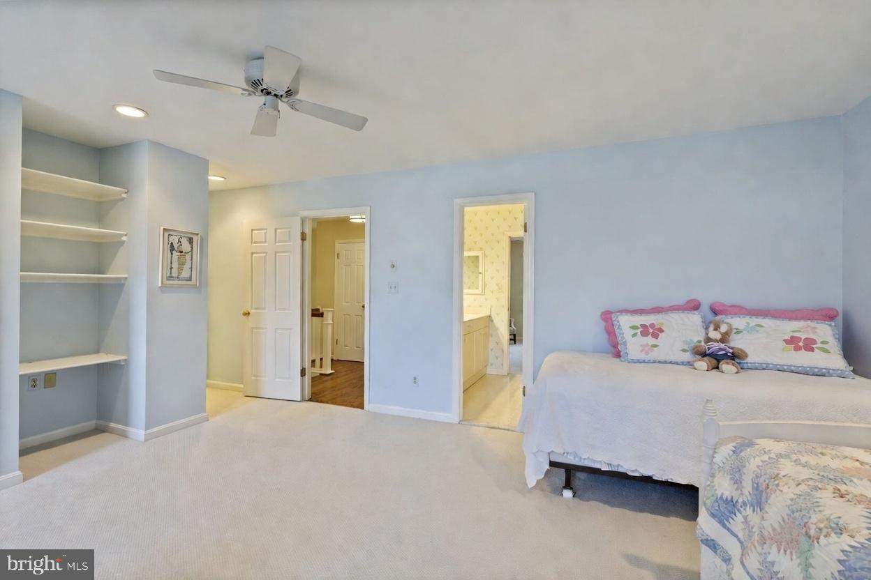 THE MEADOWS OF GREEN SPRING - Residential