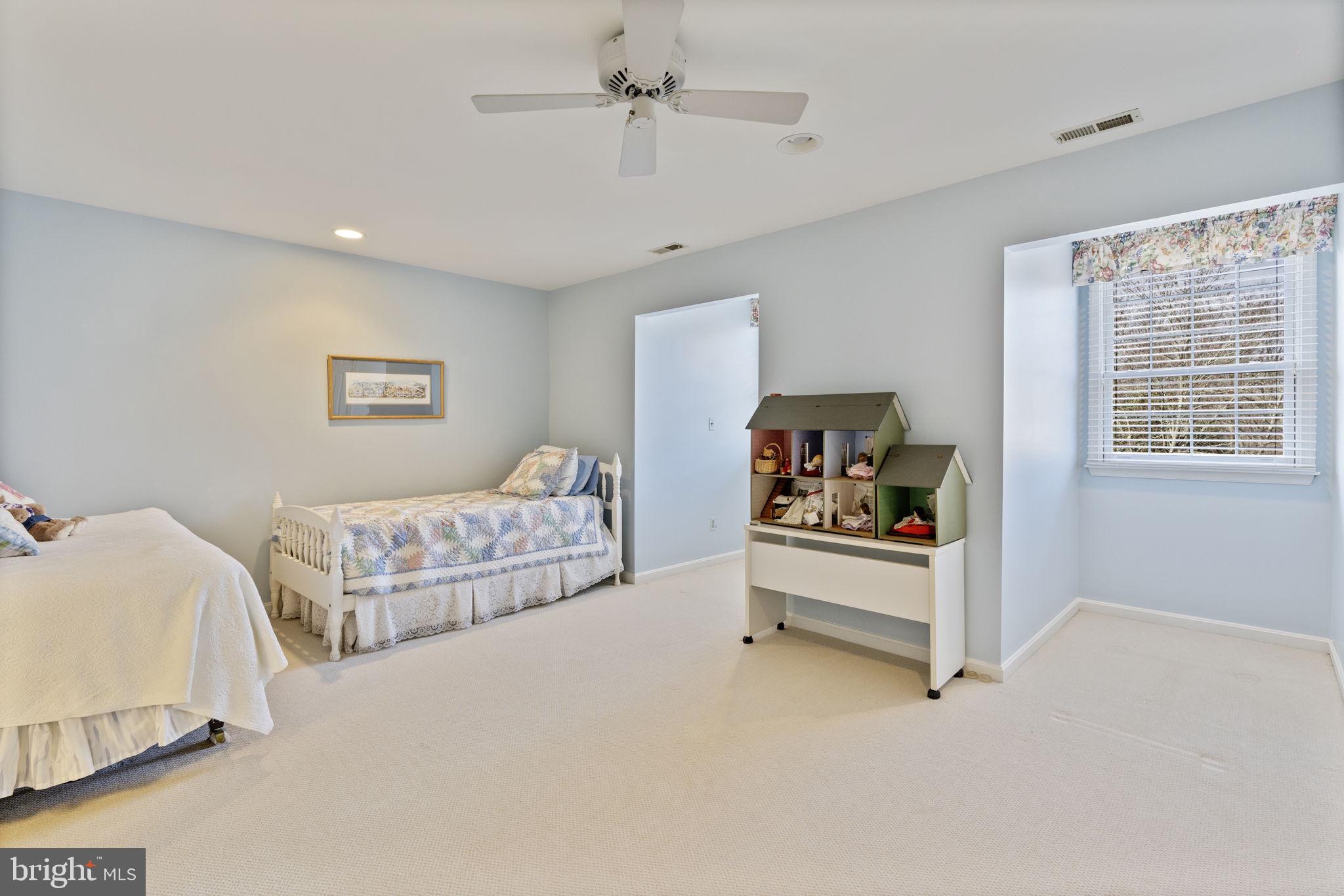 THE MEADOWS OF GREEN SPRING - Residential