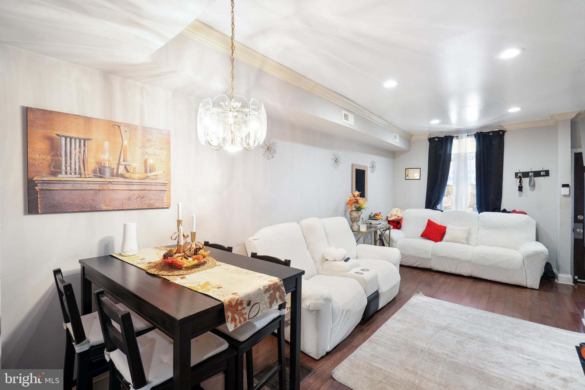 HIGHLANDTOWN - Residential