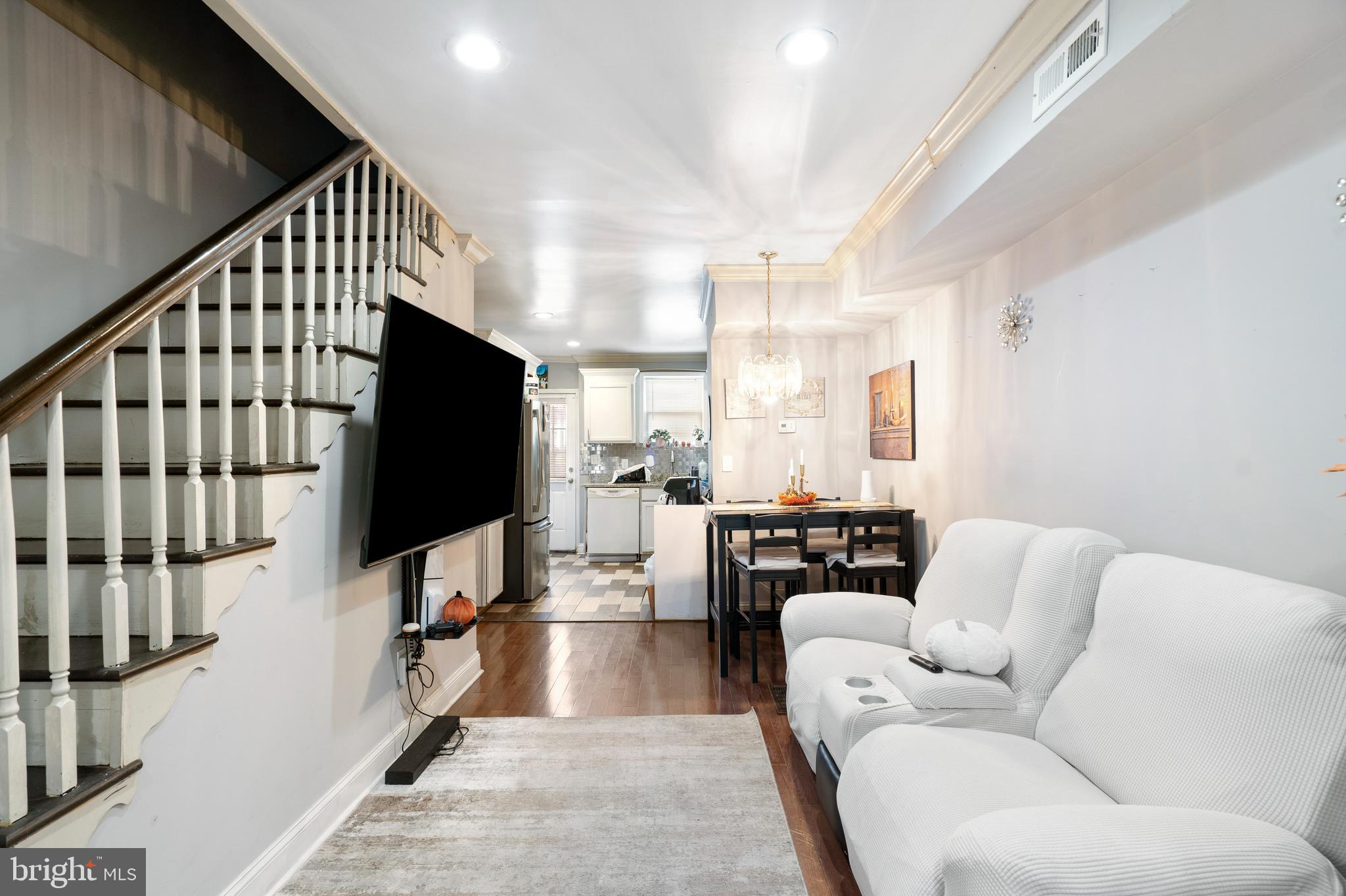 HIGHLANDTOWN - Residential