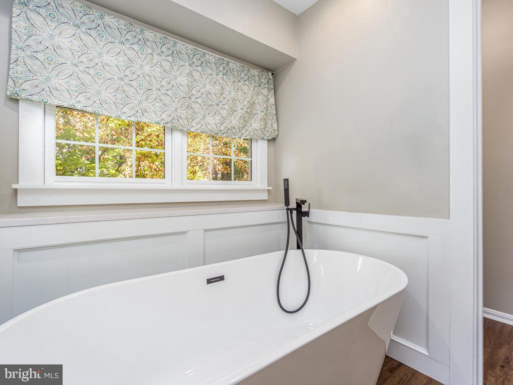 COLECHESTER VILLAGE - Residential