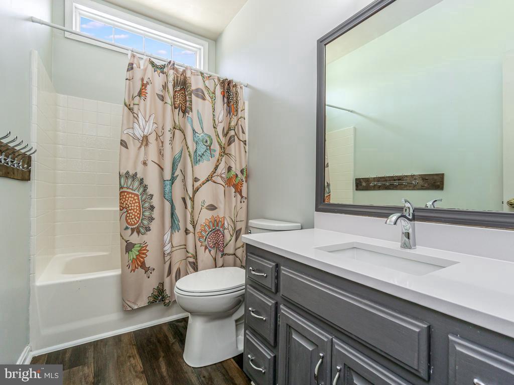 COLECHESTER VILLAGE - Residential