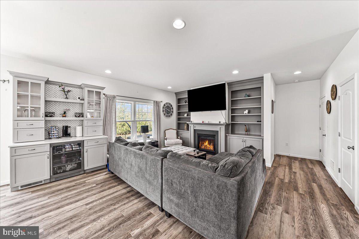 PINE VIEW ESTATES - Residential