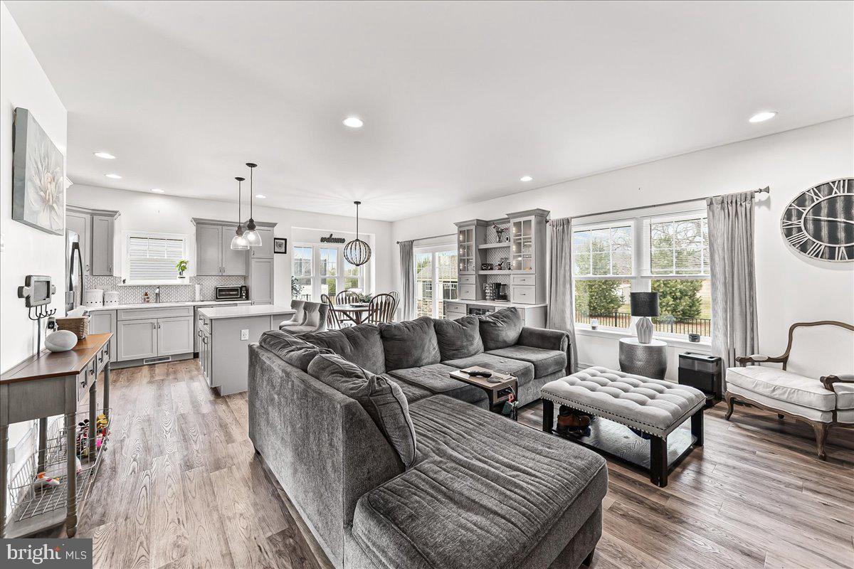 PINE VIEW ESTATES - Residential