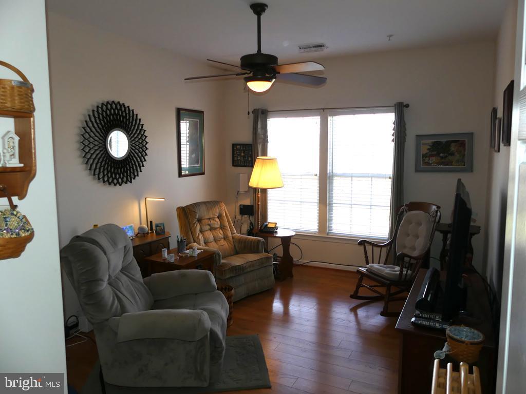 KINGS CROSSING - Residential