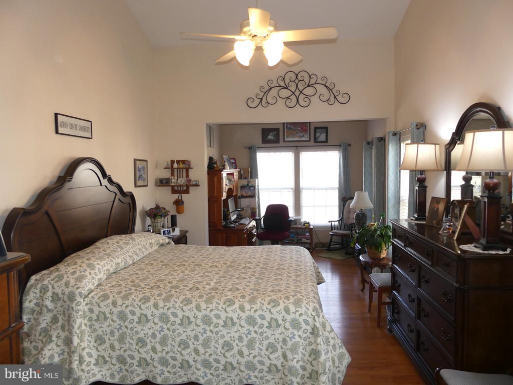 KINGS CROSSING - Residential