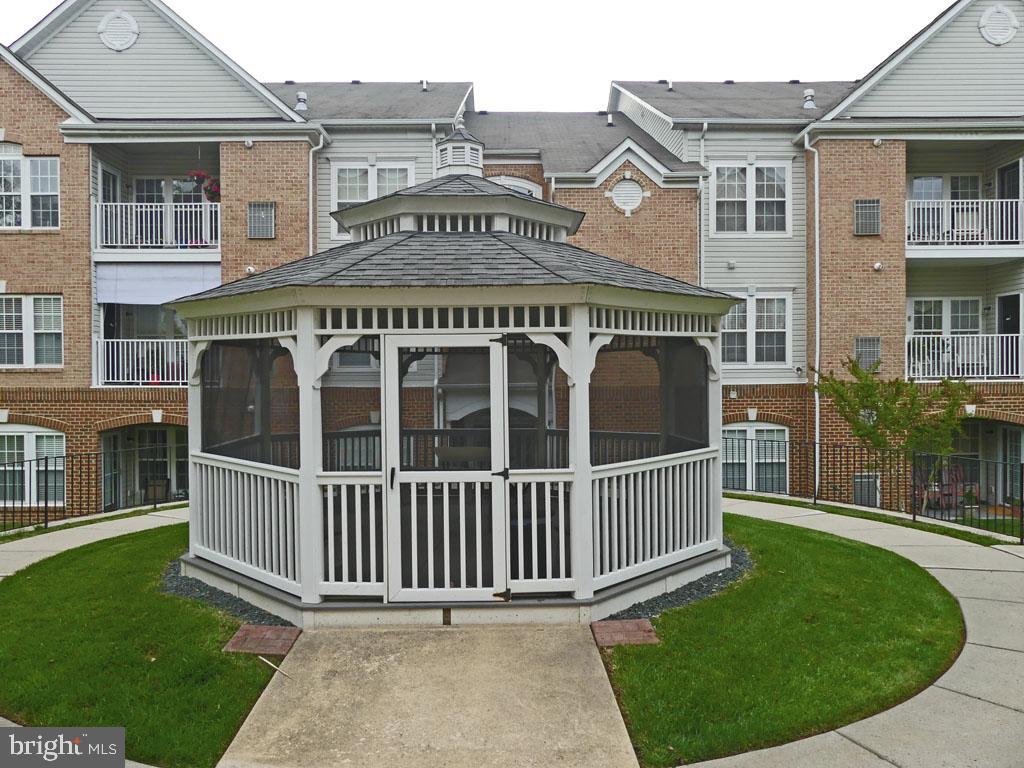 KINGS CROSSING - Residential