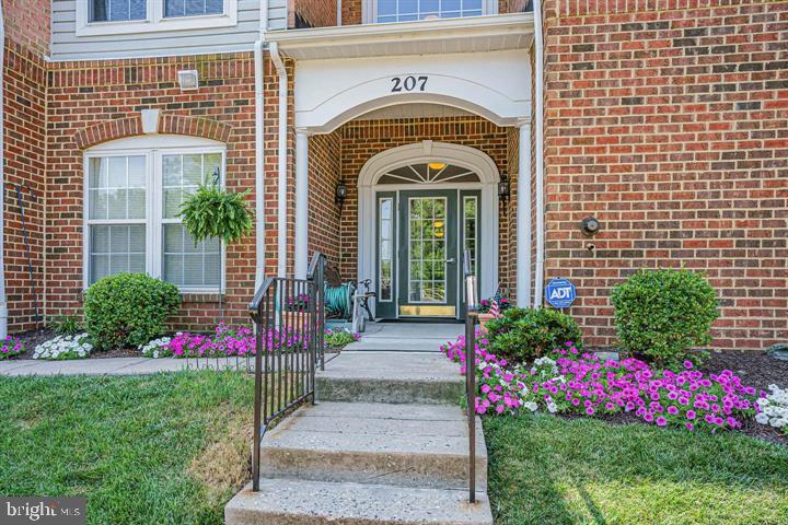 KINGS CROSSING - Residential