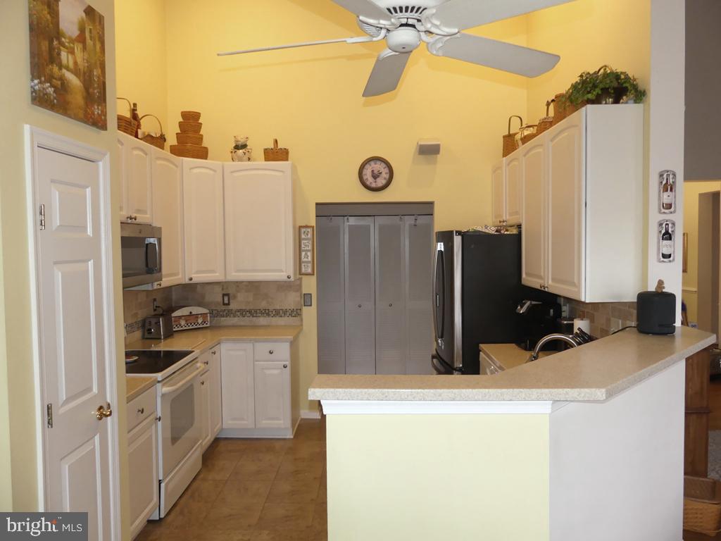 207 3A KINGS CROSSING CIRCLE 81