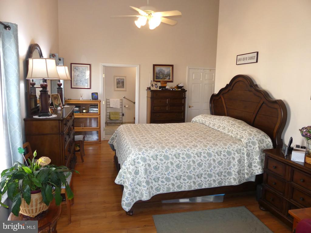 KINGS CROSSING - Residential