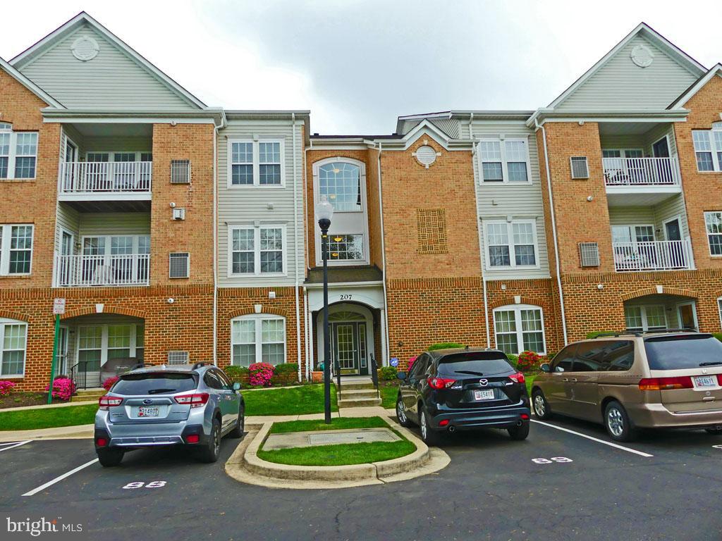 KINGS CROSSING - Residential