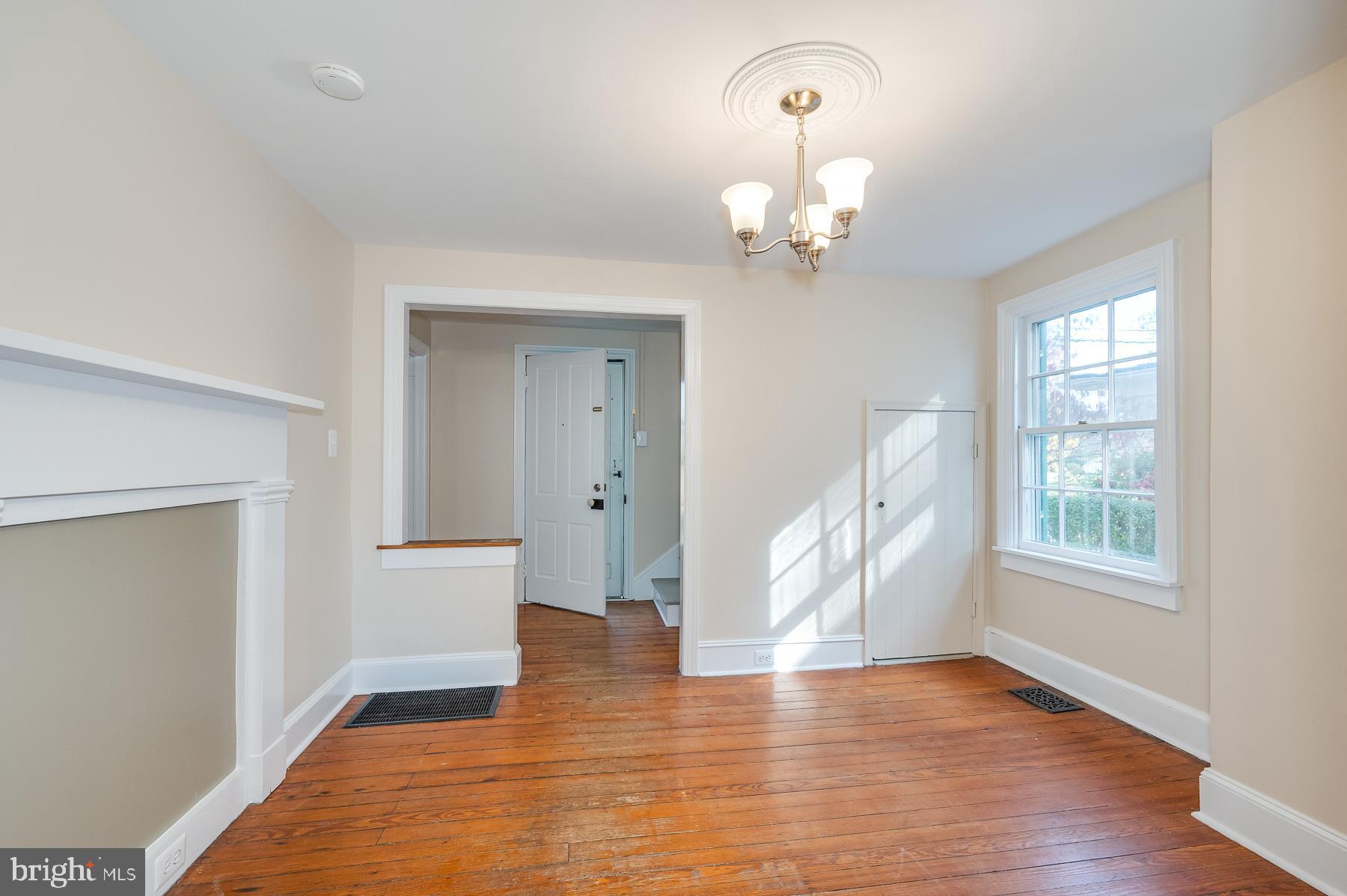 CHARLES TOWN CORPORATION - Residential Lease