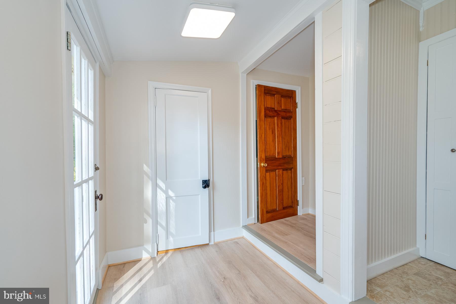 CHARLES TOWN CORPORATION - Residential Lease