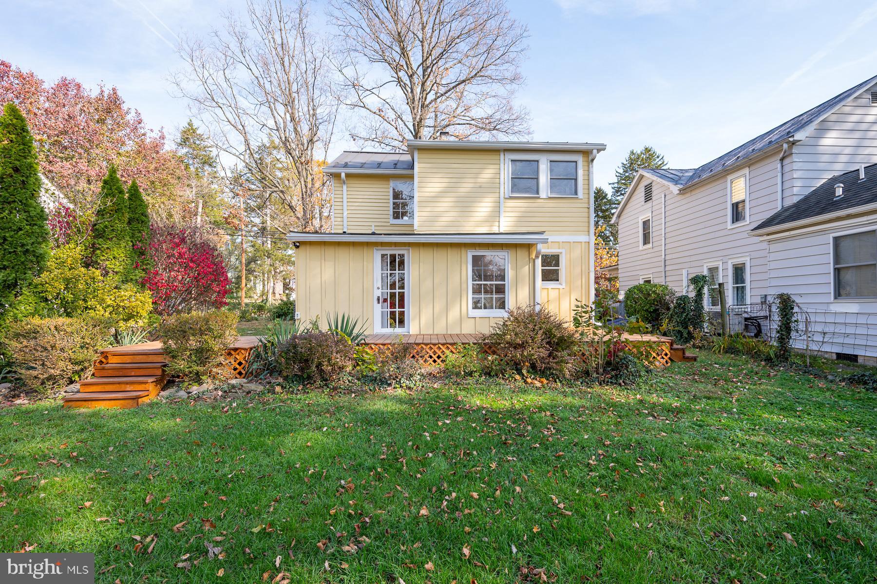 CHARLES TOWN CORPORATION - Residential Lease