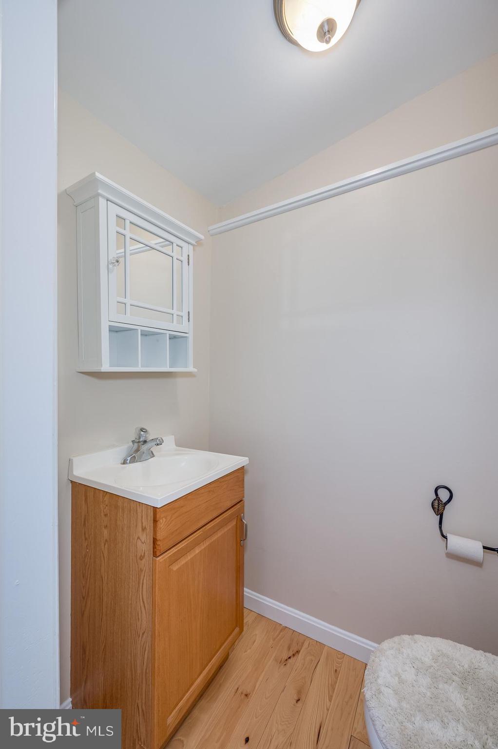 CHARLES TOWN CORPORATION - Residential Lease