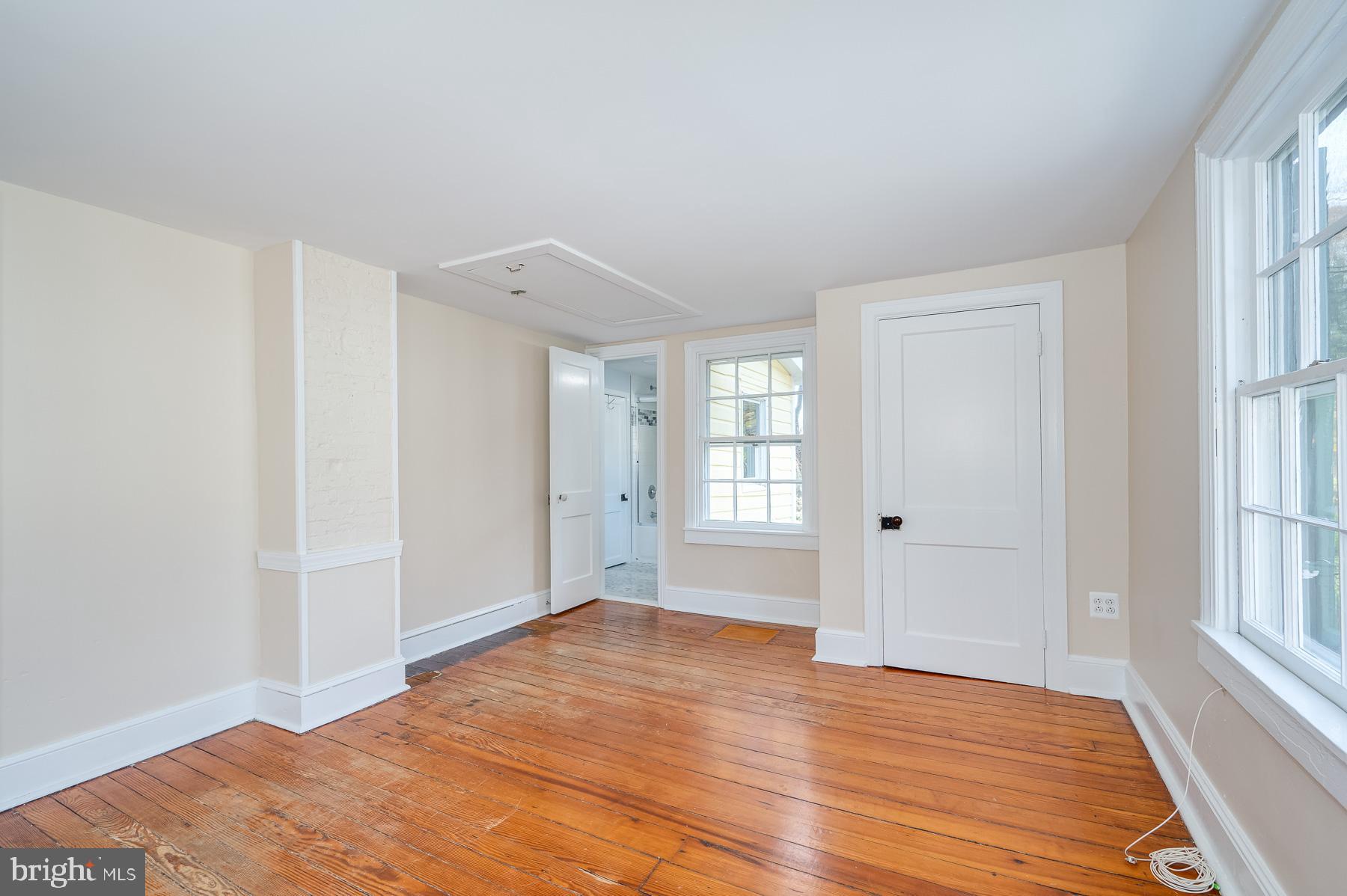 CHARLES TOWN CORPORATION - Residential Lease