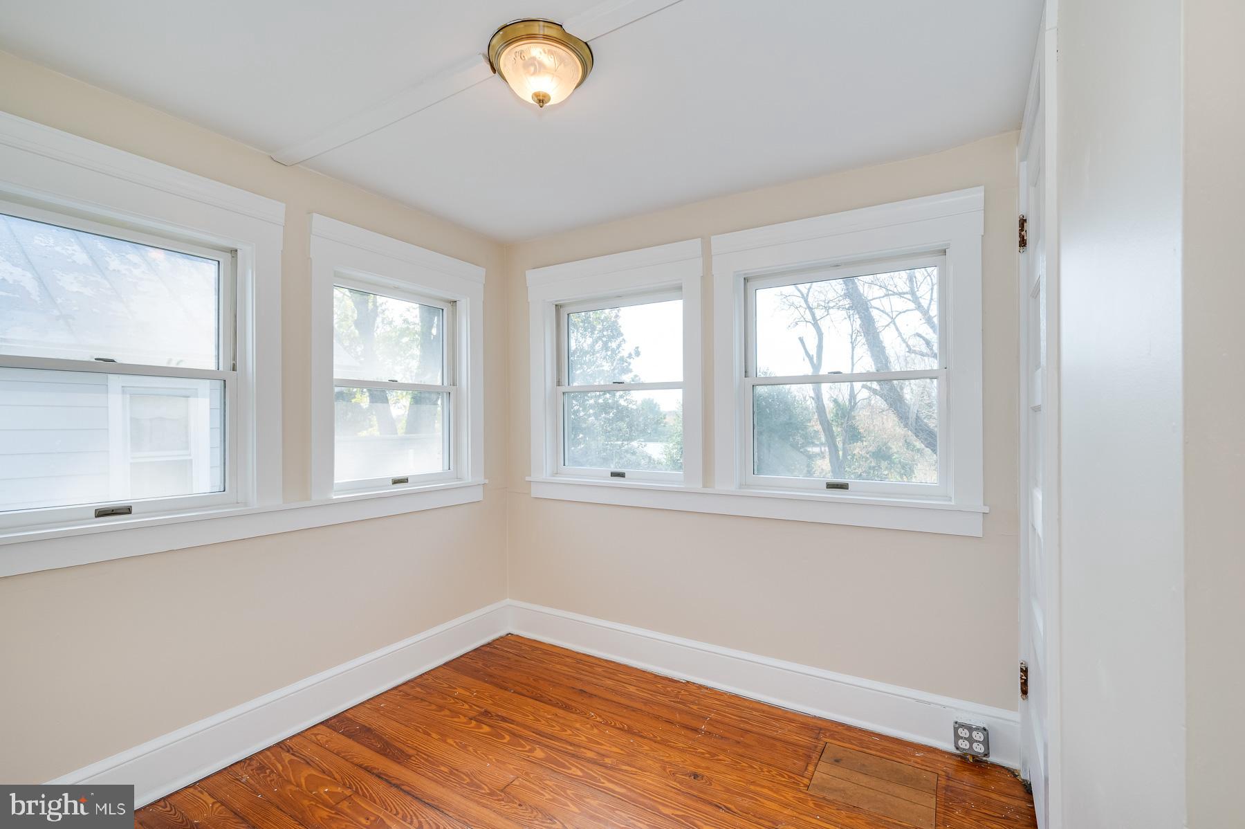 CHARLES TOWN CORPORATION - Residential Lease