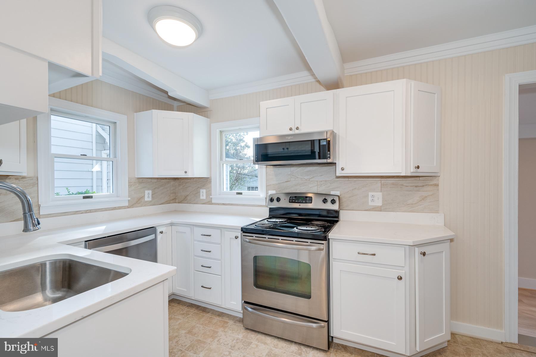 CHARLES TOWN CORPORATION - Residential Lease