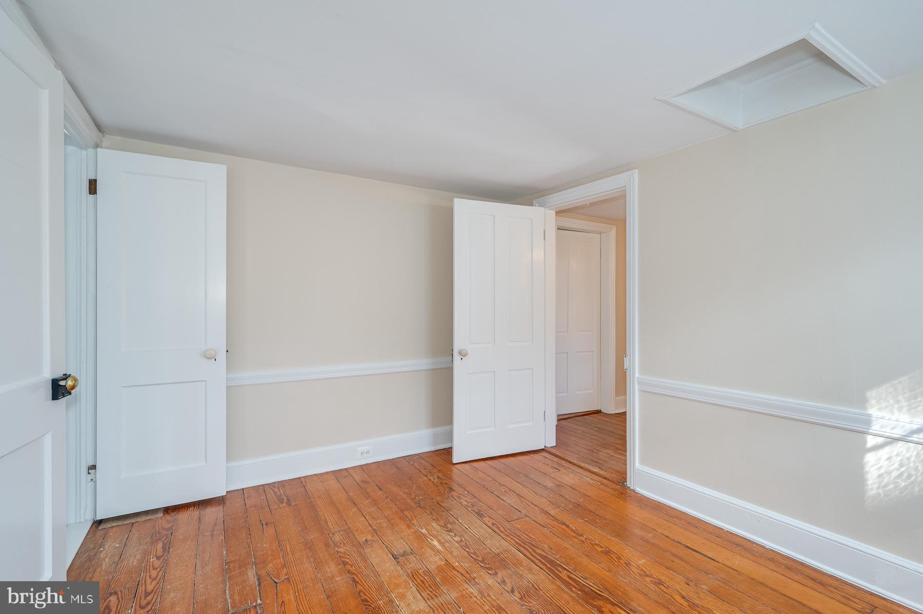 CHARLES TOWN CORPORATION - Residential Lease