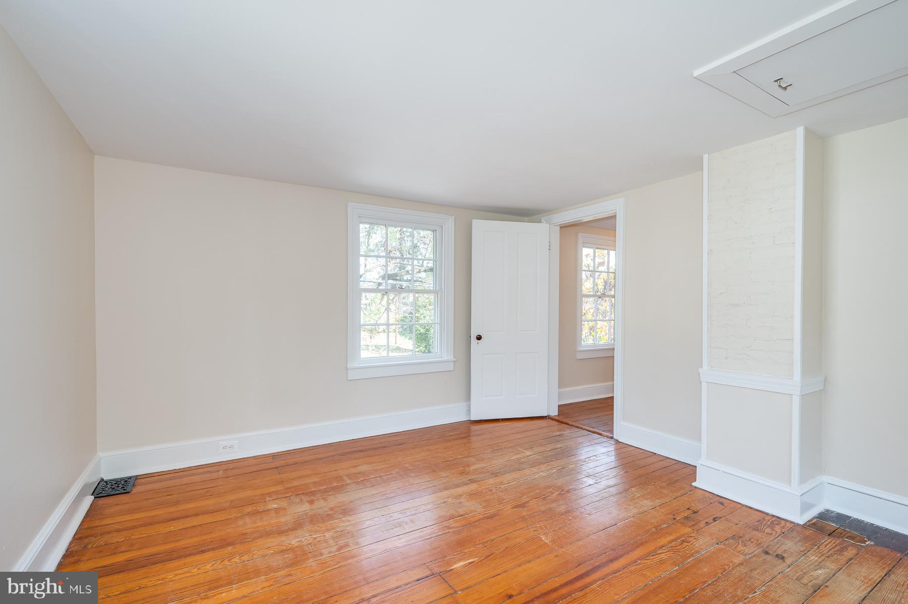 CHARLES TOWN CORPORATION - Residential Lease