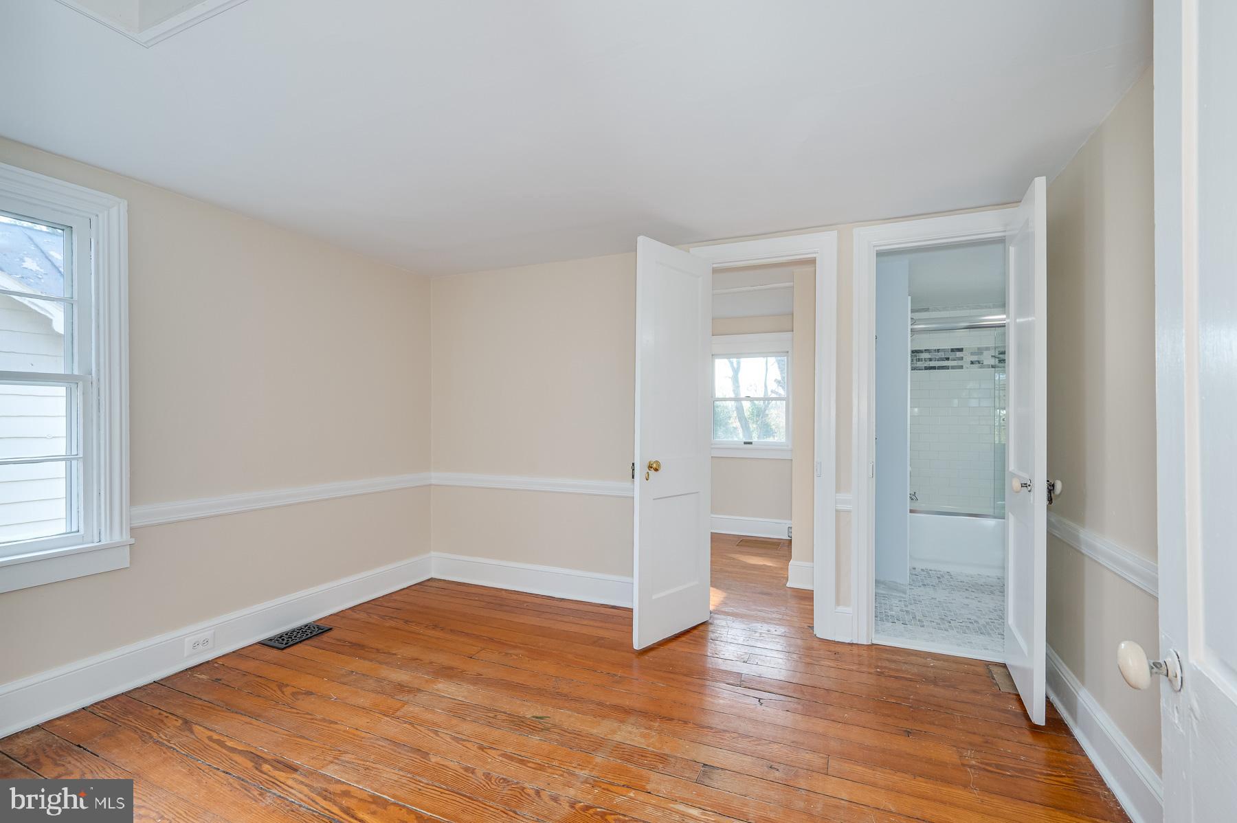 CHARLES TOWN CORPORATION - Residential Lease