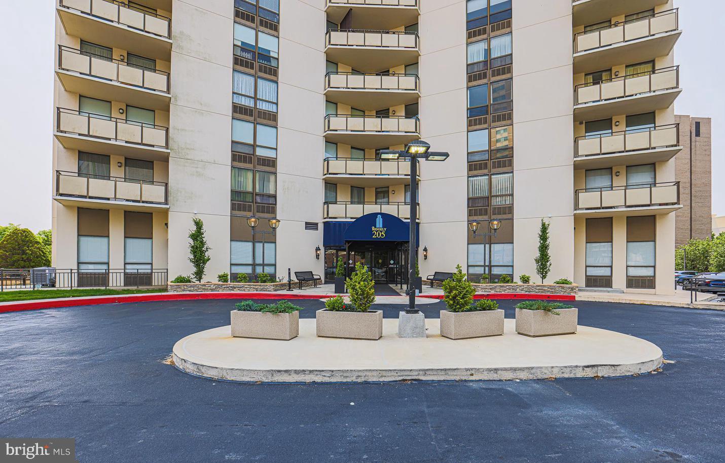 THE RIDGELY - Residential