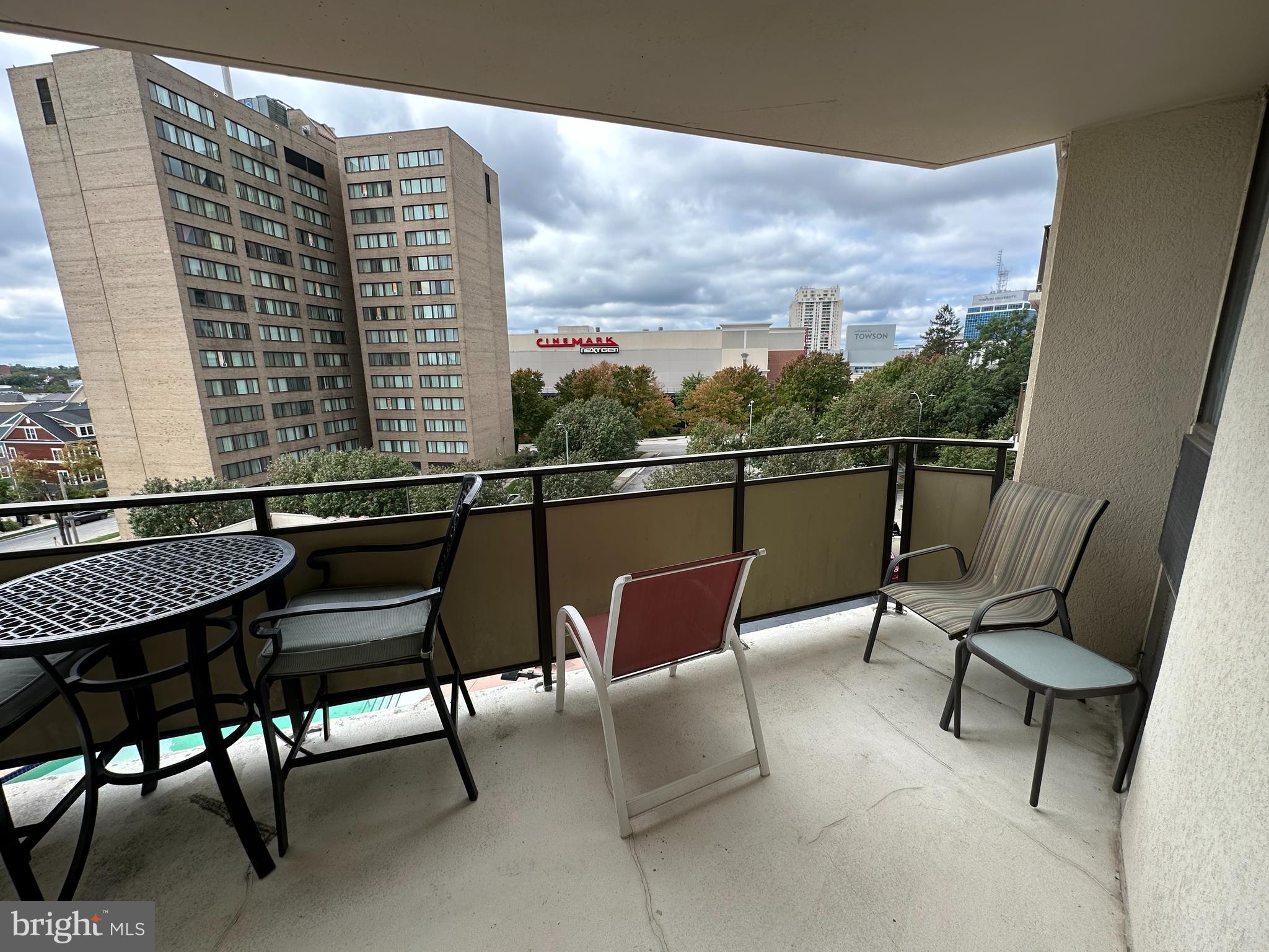 THE RIDGELY - Residential