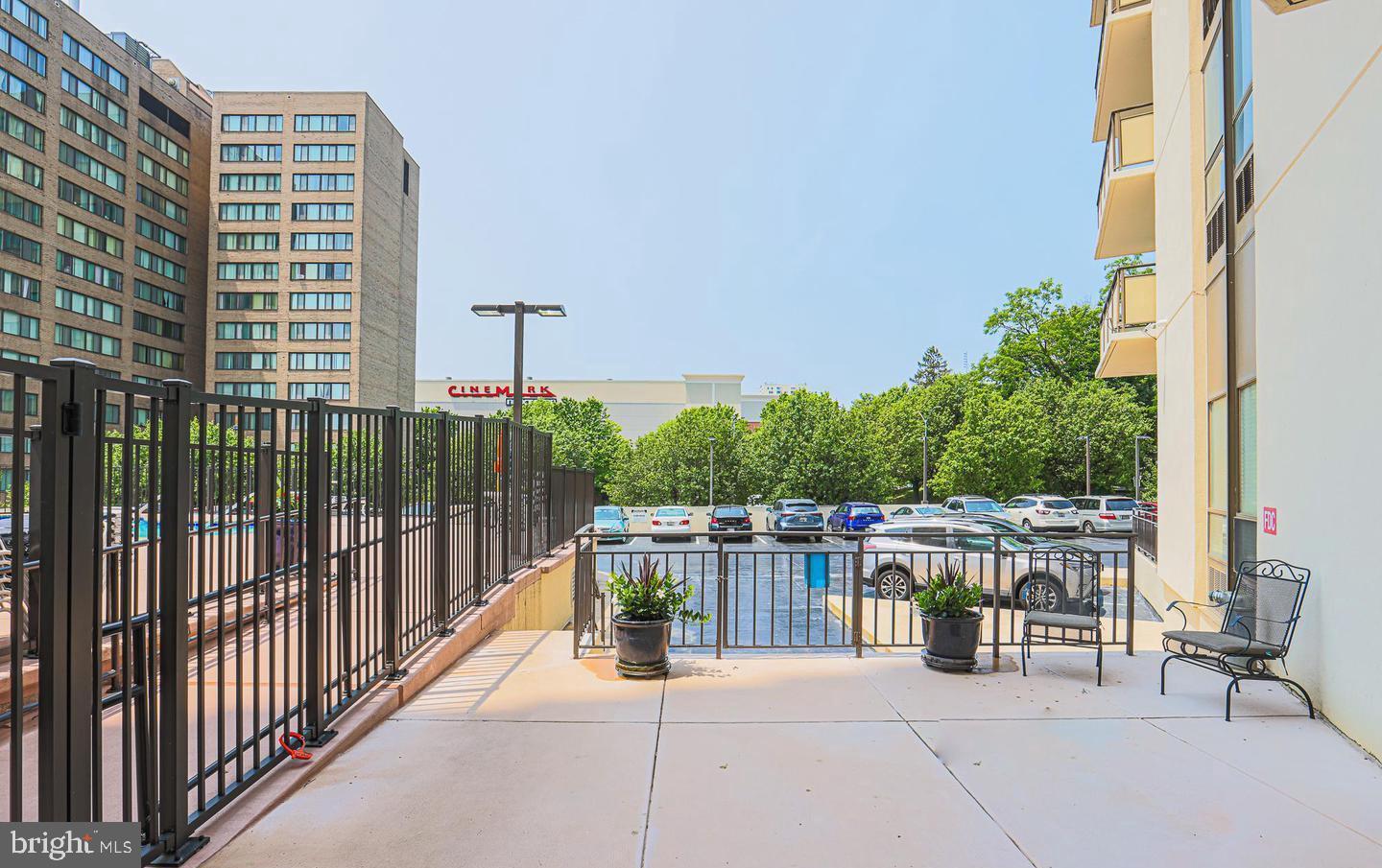 THE RIDGELY - Residential