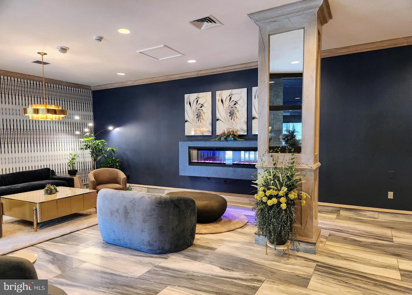 THE RIDGELY - Residential