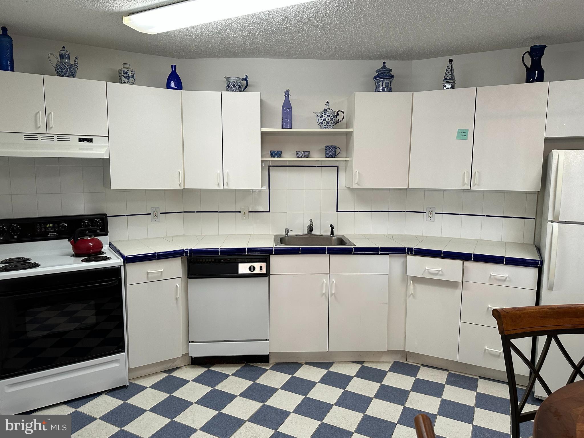 THE RIDGELY - Residential