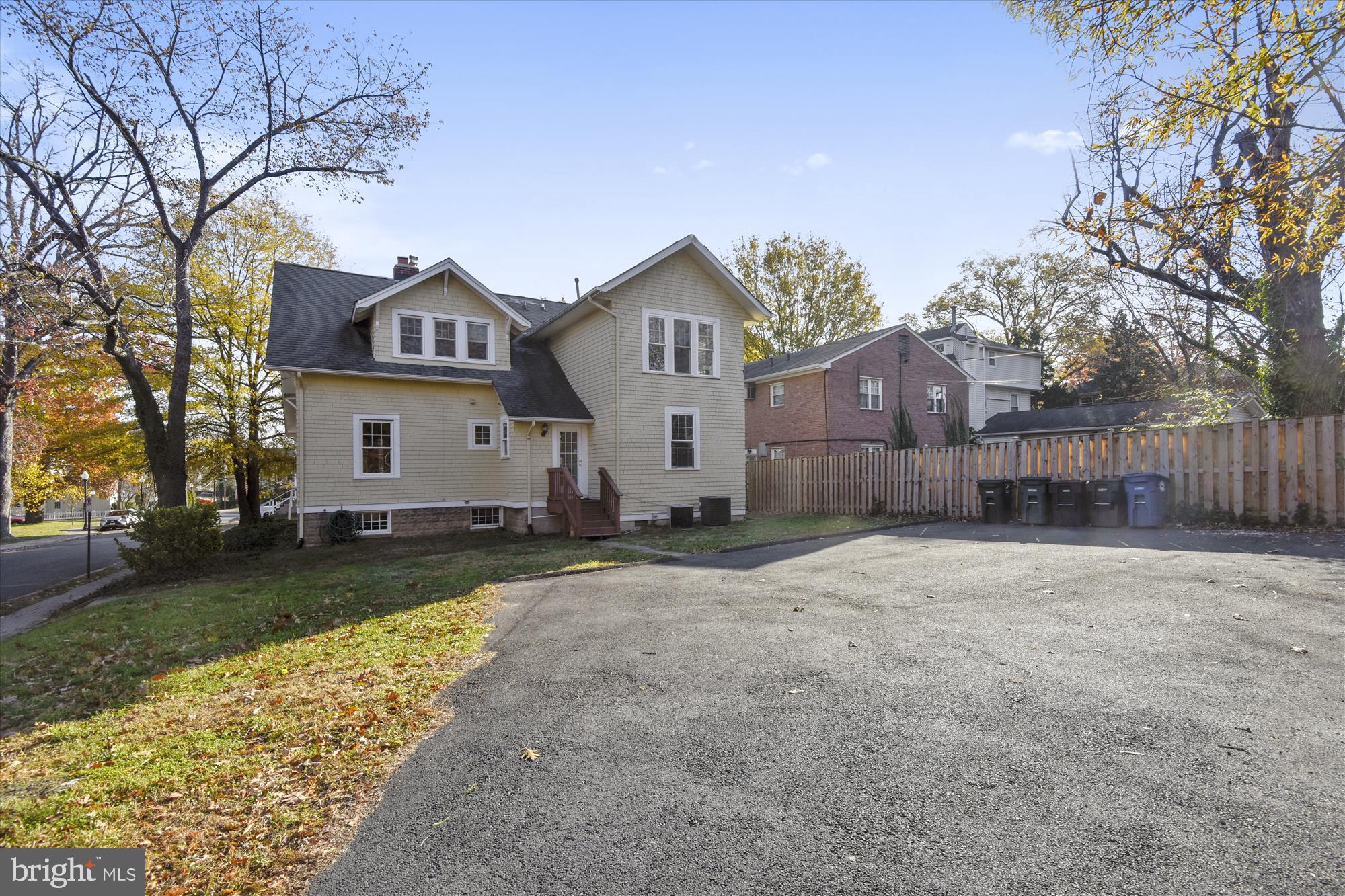 1048 N DANIEL STREET
