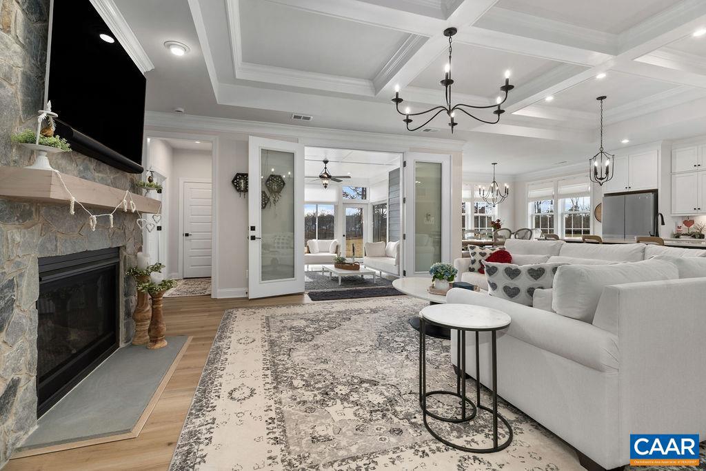 SPRING CREEK - Residential