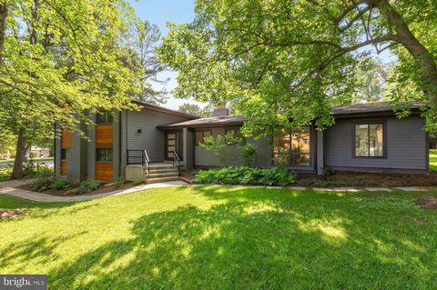 Photo of 11604 Danville Drive, ROCKVILLE, MD 20852 (MLS # MDMC2198338)