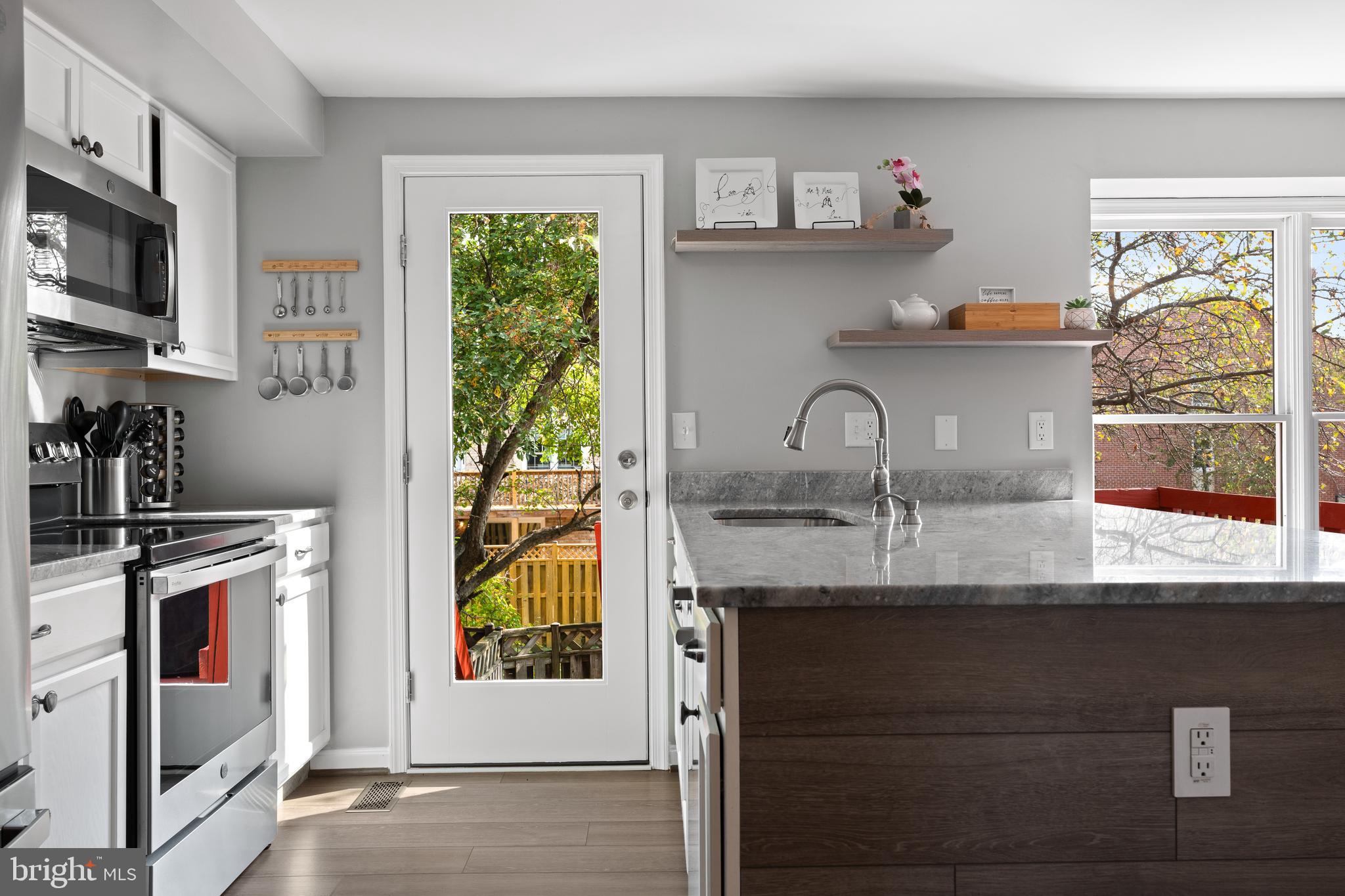 WATERSIDE - Residential