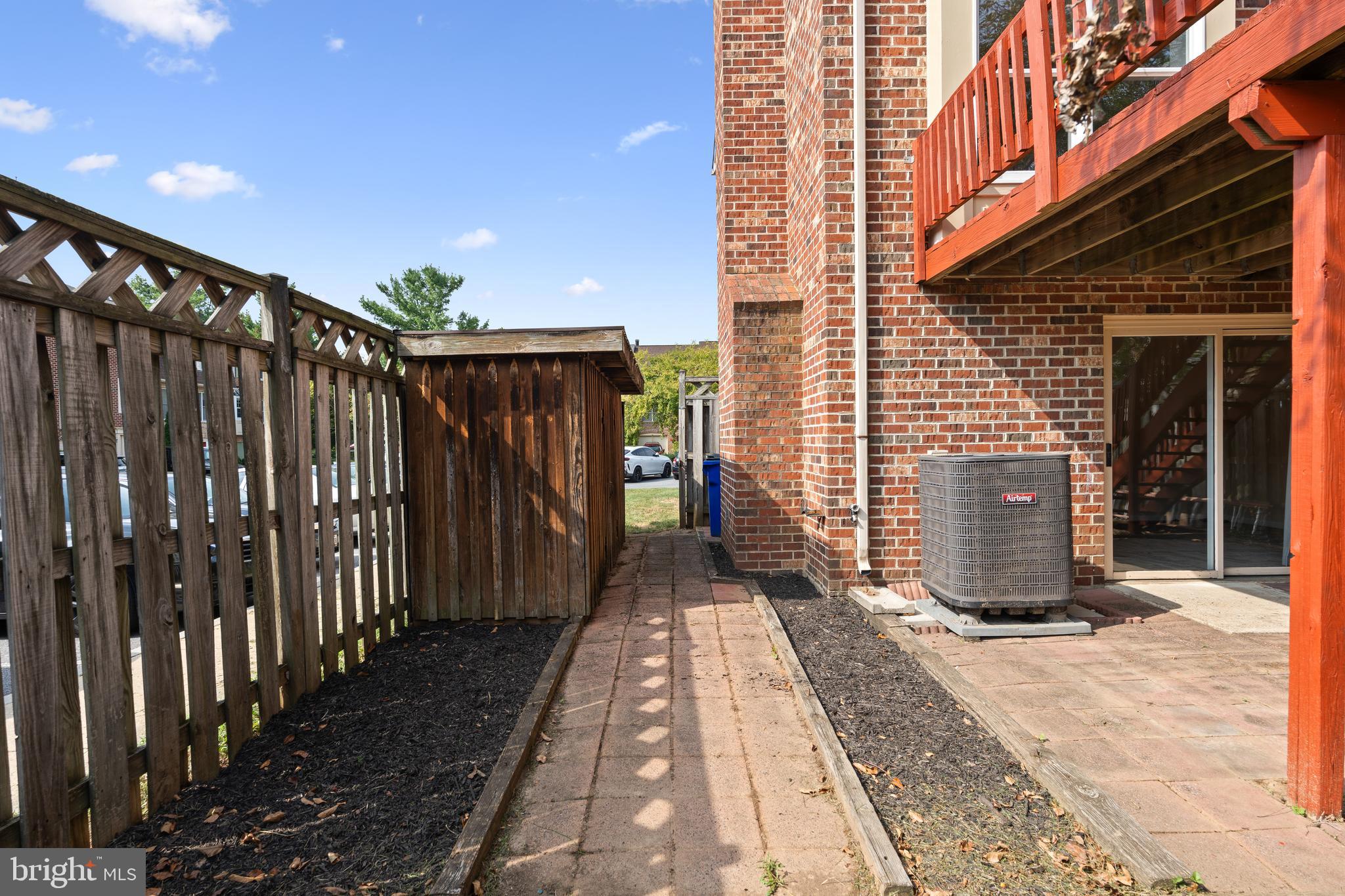 WATERSIDE - Residential