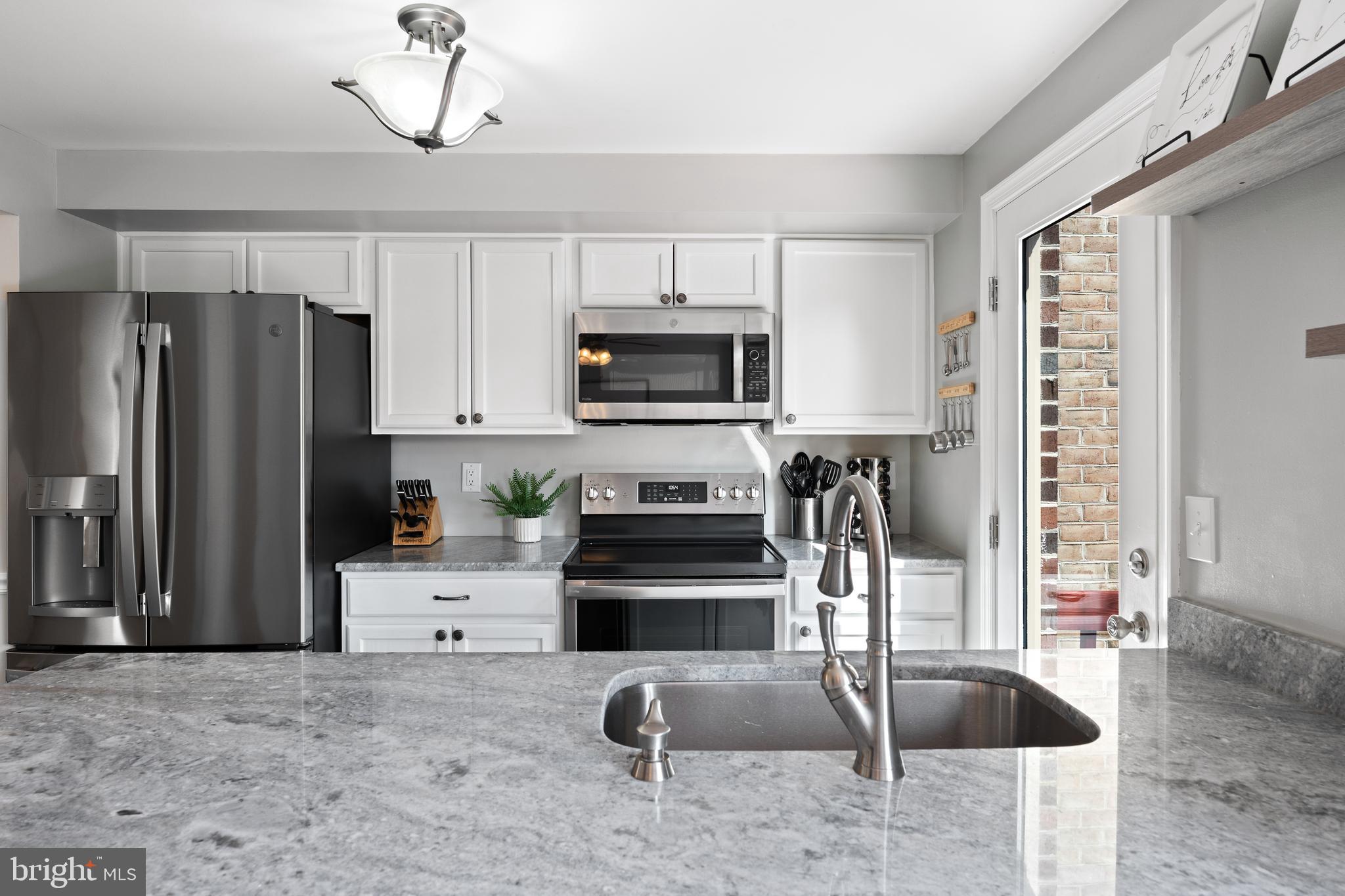 WATERSIDE - Residential