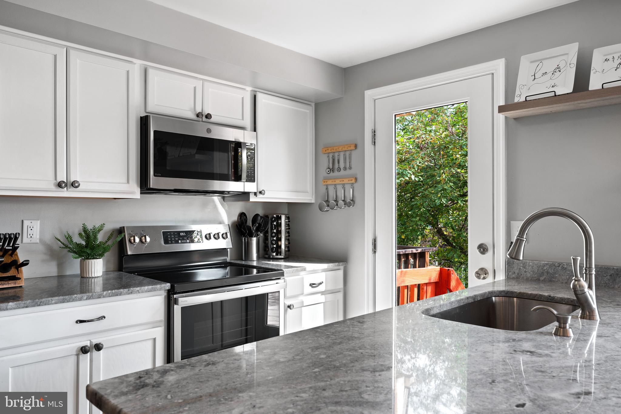 WATERSIDE - Residential