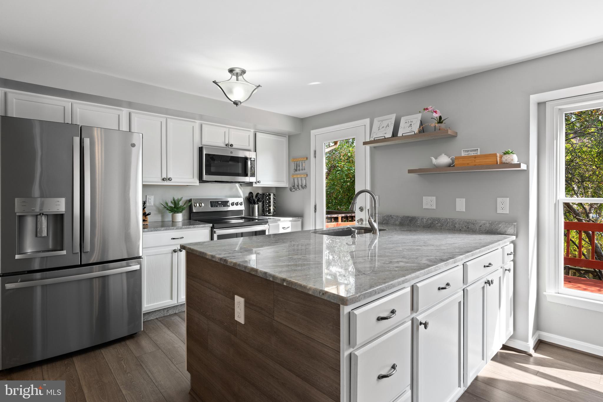 WATERSIDE - Residential