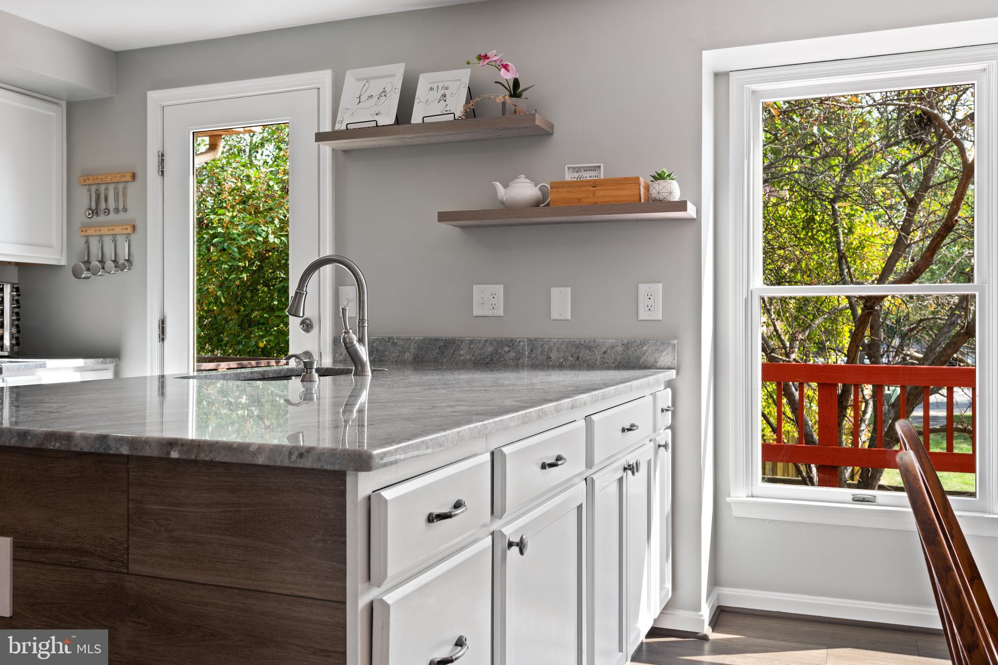 WATERSIDE - Residential