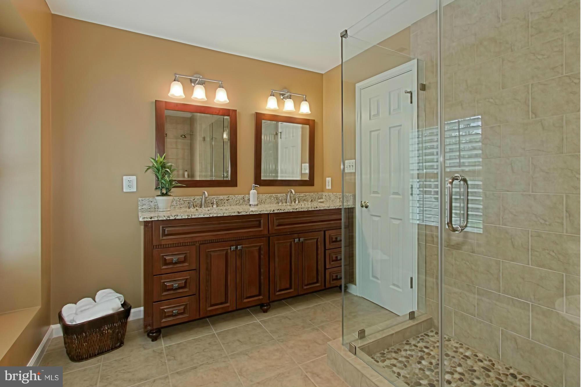 COLCHESTER HUNT - Residential