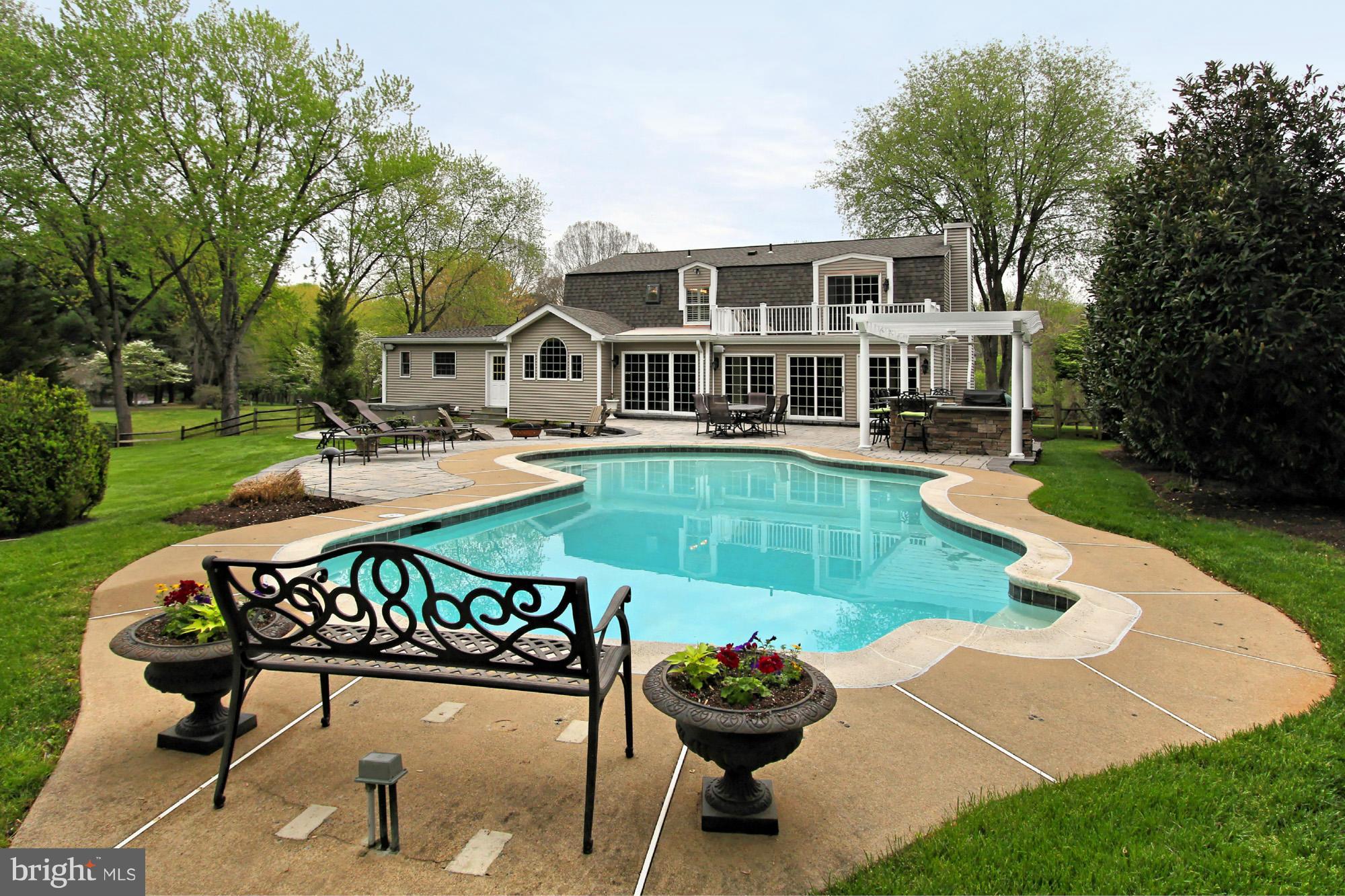 COLCHESTER HUNT - Residential