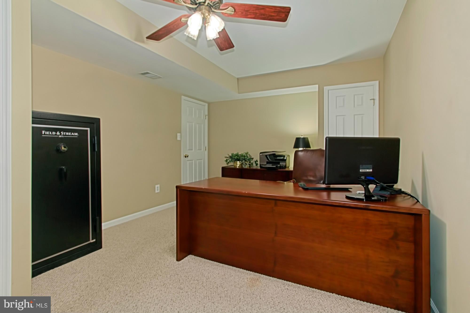 COLCHESTER HUNT - Residential