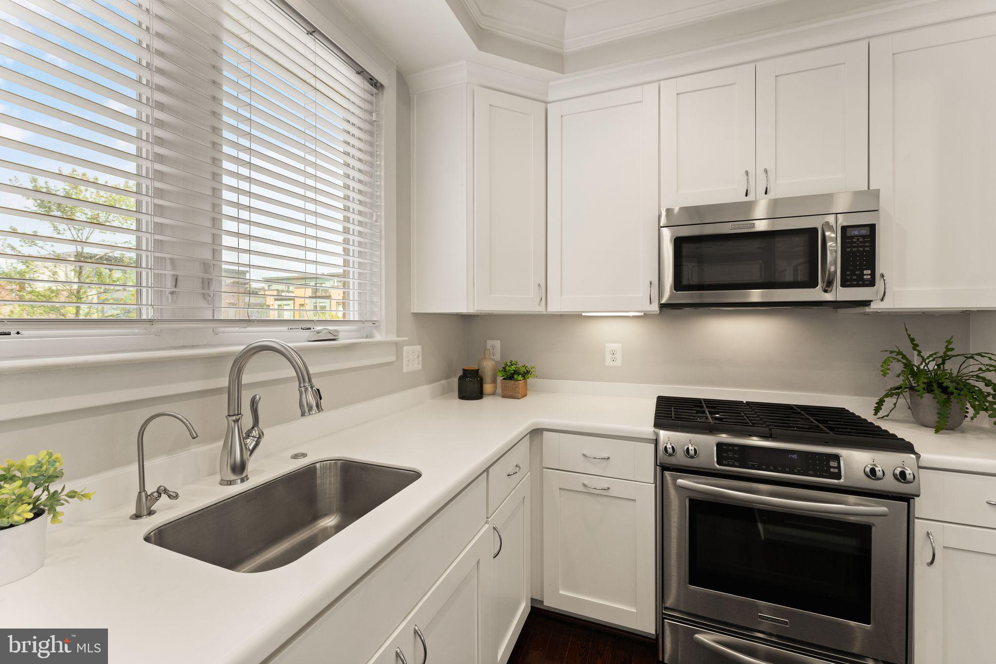 MOSAIC AT MERRIFIELD - Residential